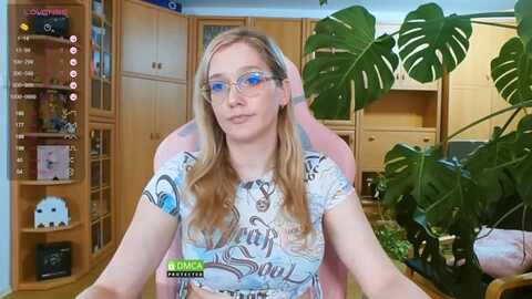 monicmoon18 @ myfreecams on 20240605