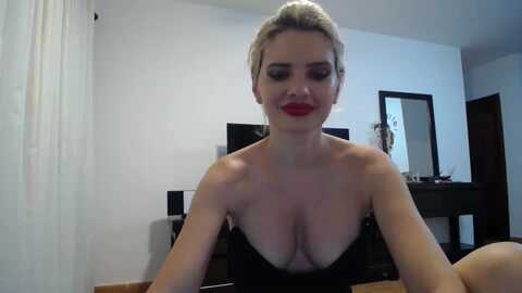 klarita_ @ myfreecams on 20240606