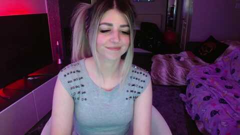serafina @ myfreecams on 20240606