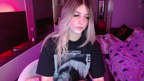 serafina @ myfreecams on 20240607