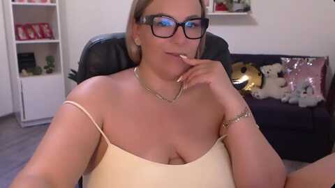 a_baby_boo @ myfreecams on 20240608