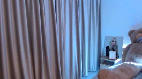 blondeisback @ myfreecams on 20240608