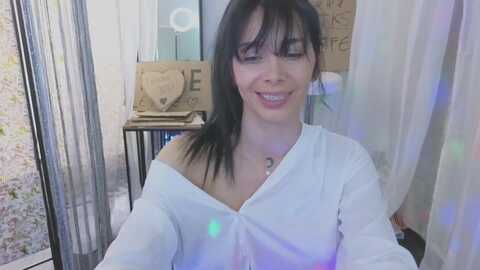 milajoulie @ myfreecams on 20240610