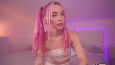 sarah_pink @ myfreecams on 20240610