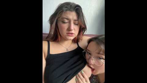 leilatinytraveler @ stripchat on 20230827