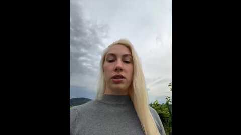 Media: luisabecker Stripchat 2023-08-27 16:04:00