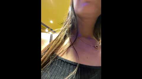 bellelouise @ stripchat on 20230828