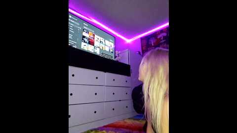 cutiepietease02 @ stripchat on 20230828