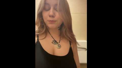 Media: highway_pixie Stripchat 2023-08-29 17:48:00