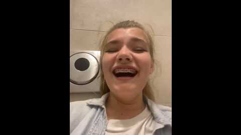 Media: holy_tereza Stripchat 2023-08-29 08:48:00