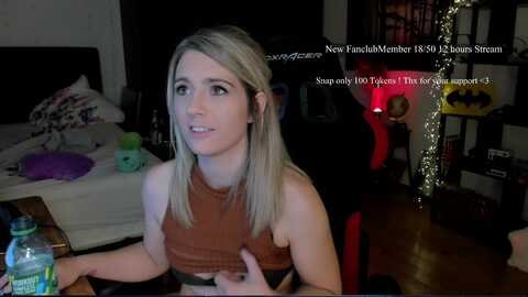 Media: lisaonthemoon Stripchat 2023-08-29 18:35:00