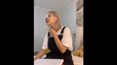 milavonder @ stripchat on 20230829