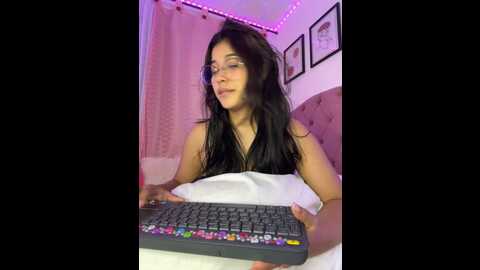 Media: crystal_bunny7 Stripchat 2023-08-30 05:22:00