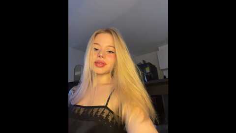 Media: curchez_ Stripchat 2023-08-30 22:24:00