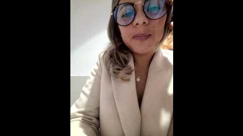 Media: emily_naughty_assistant_ Stripchat 2023-08-30 19:13:00