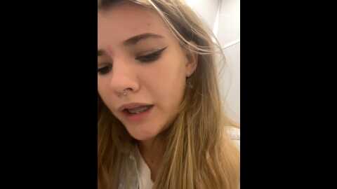 Media: holy_tereza Stripchat 2023-08-30 11:09:00