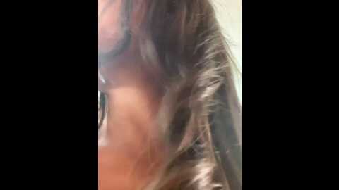 Media: isabella1_ph Stripchat 2023-08-30 17:53:00