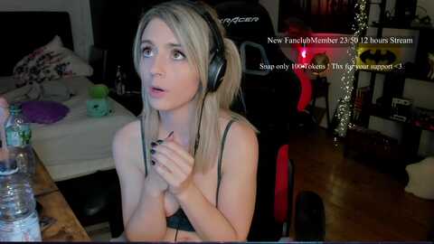 Media: lisaonthemoon Stripchat 2023-08-29 22:41:00