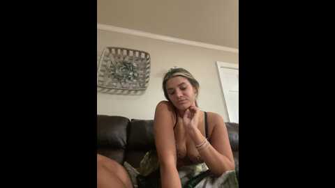 Media: misslola2 Stripchat 2023-08-30 02:54:00