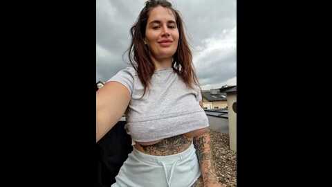 Media: tattoogirlalia Stripchat 2023-08-31 08:04:00