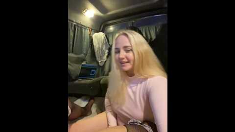 Media: _balance_ Stripchat 2023-09-01 00:52:00