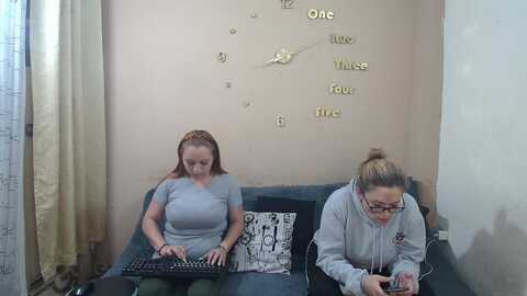 lesb_milf @ stripchat on 20230901