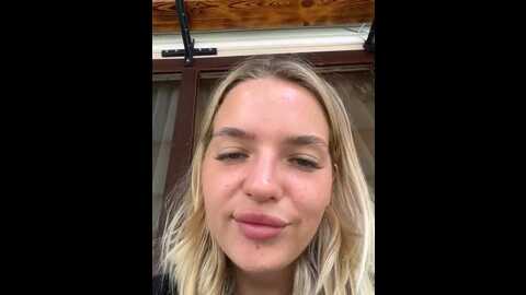 Media: legally_blonde Stripchat 2023-09-02 06:42:00