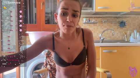 Media: elisabettina02 Stripchat 2023-09-03 12:45:00