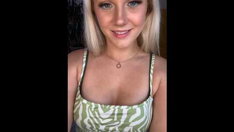 Media: lexi_luv Stripchat 2023-09-03 17:56:00