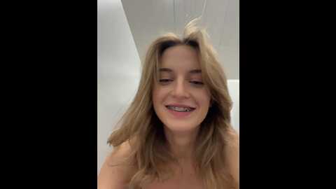 Media: _angelari_ Stripchat 2023-09-04 14:28:00