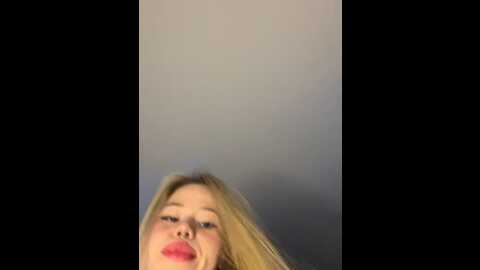 Media: curchez_ Stripchat 2023-09-03 22:58:00