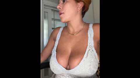 Media: selvaggia_83 Stripchat 2023-09-04 07:41:00