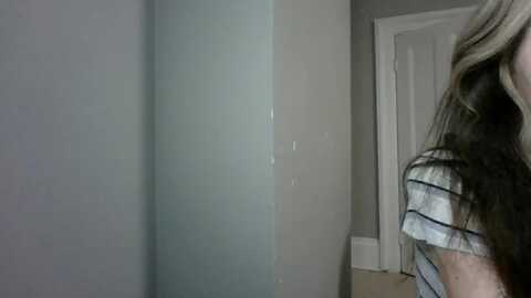 tinyslut24 @ stripchat on 20230904