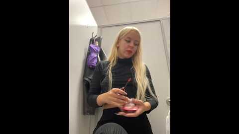 likacat @ stripchat on 20230905