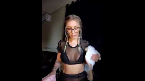 lilyorion @ stripchat on 20230905