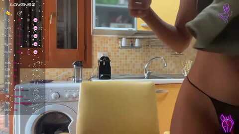 Media: elisabettina02 Stripchat 2023-09-06 14:37:00