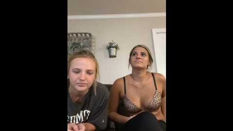 Media: misslola2 Stripchat 2023-09-06 02:06:00
