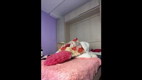 Media: t4mmy_ Stripchat 2023-09-07 08:00:00