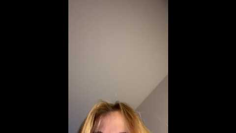 Media: curchez_ Stripchat 2023-09-07 22:42:00