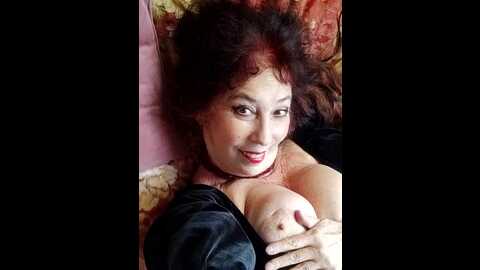 Media: gypsyesmeralda Stripchat 2023-09-08 09:28:00