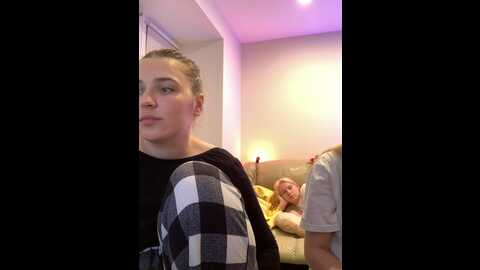 Media: radiants_two Stripchat 2023-09-08 20:56:00