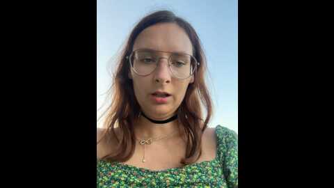 Media: the_snowwhitee Stripchat 2023-09-08 17:03:00