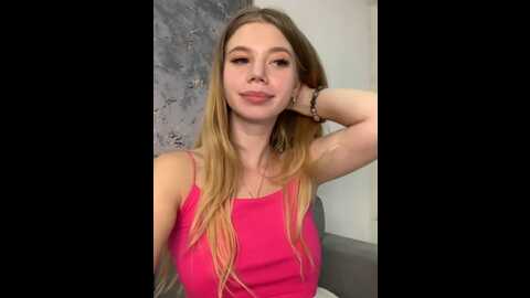 Media: bella_suns Stripchat 2023-09-10 04:36:00