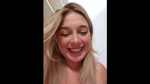 Media: cherryauroraa Stripchat 2023-09-10 19:08:00