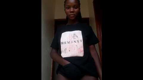Media: swit_pie1 Stripchat 2023-09-11 05:31:00