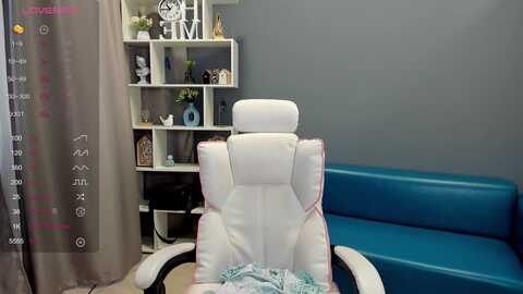 emmy_whitee @ stripchat on 20230912
