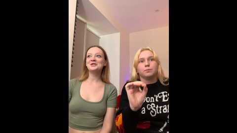 Media: radiants_two Stripchat 2023-09-12 04:04:00