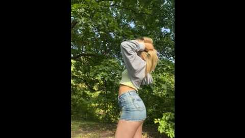 Media: legally_blonde Stripchat 2023-09-13 09:36:00