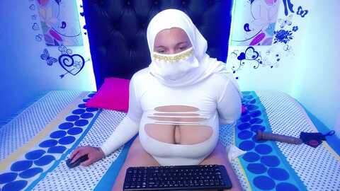 tahani_hadi @ stripchat on 20230913