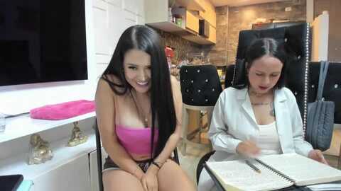 Media: sara_fun Stripchat 2023-09-14 04:27:00